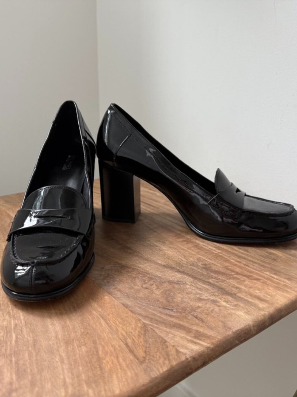 MICHAEL KORS Buchanan Black Patent Leather Heeled Loafers Size 9M